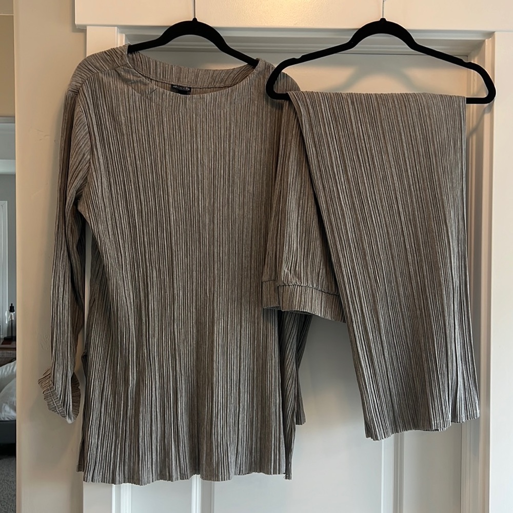 Tunic and pants set